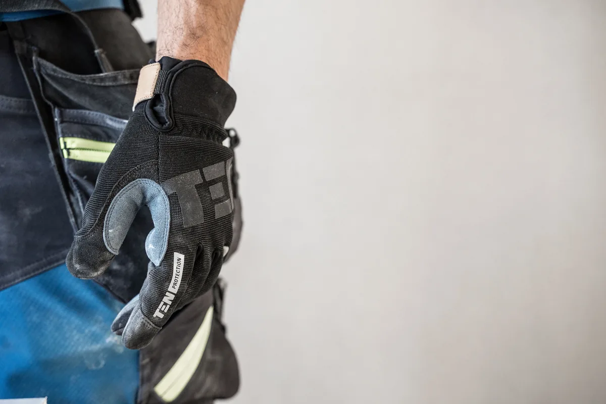 Industrial protective gloves